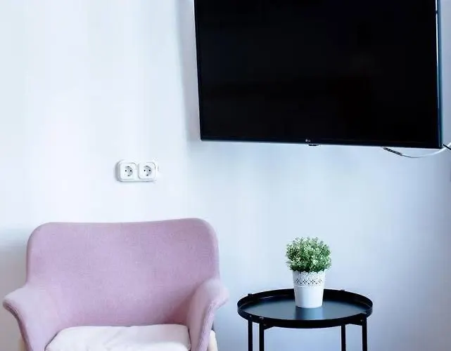 New With Aircon At Great Location Apartmán Budapešť