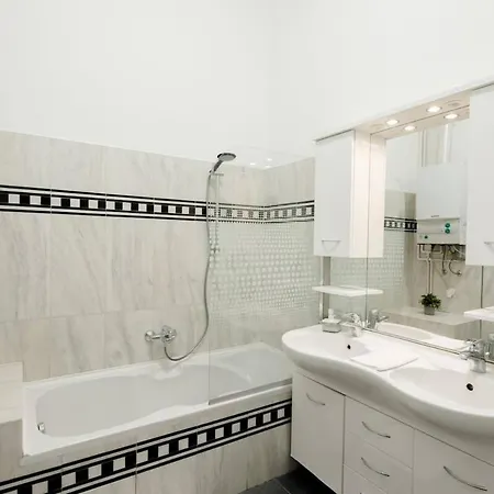 New With Aircon At Great Location Appartement *