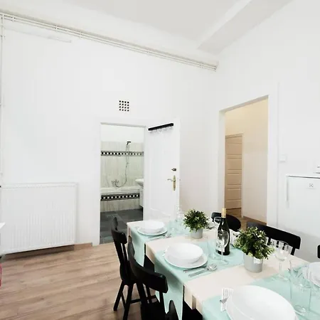 Daire New With Aircon At Great Location *