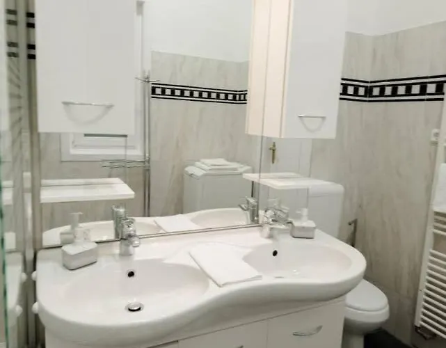 New With Aircon At Great Location Apartament Budapesta