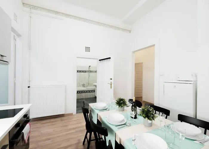 Apartament New With Aircon At Great Location *