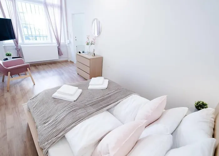 Apartament New With Aircon At Great Location *